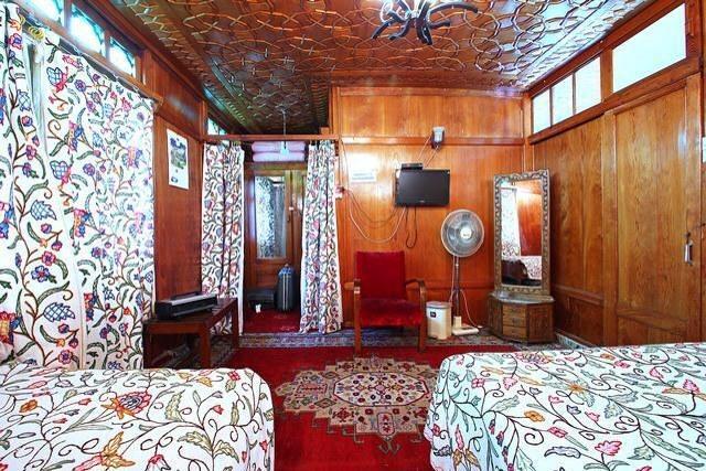 Houseboat Lily Of Nageen Srīnagar Zewnętrze zdjęcie