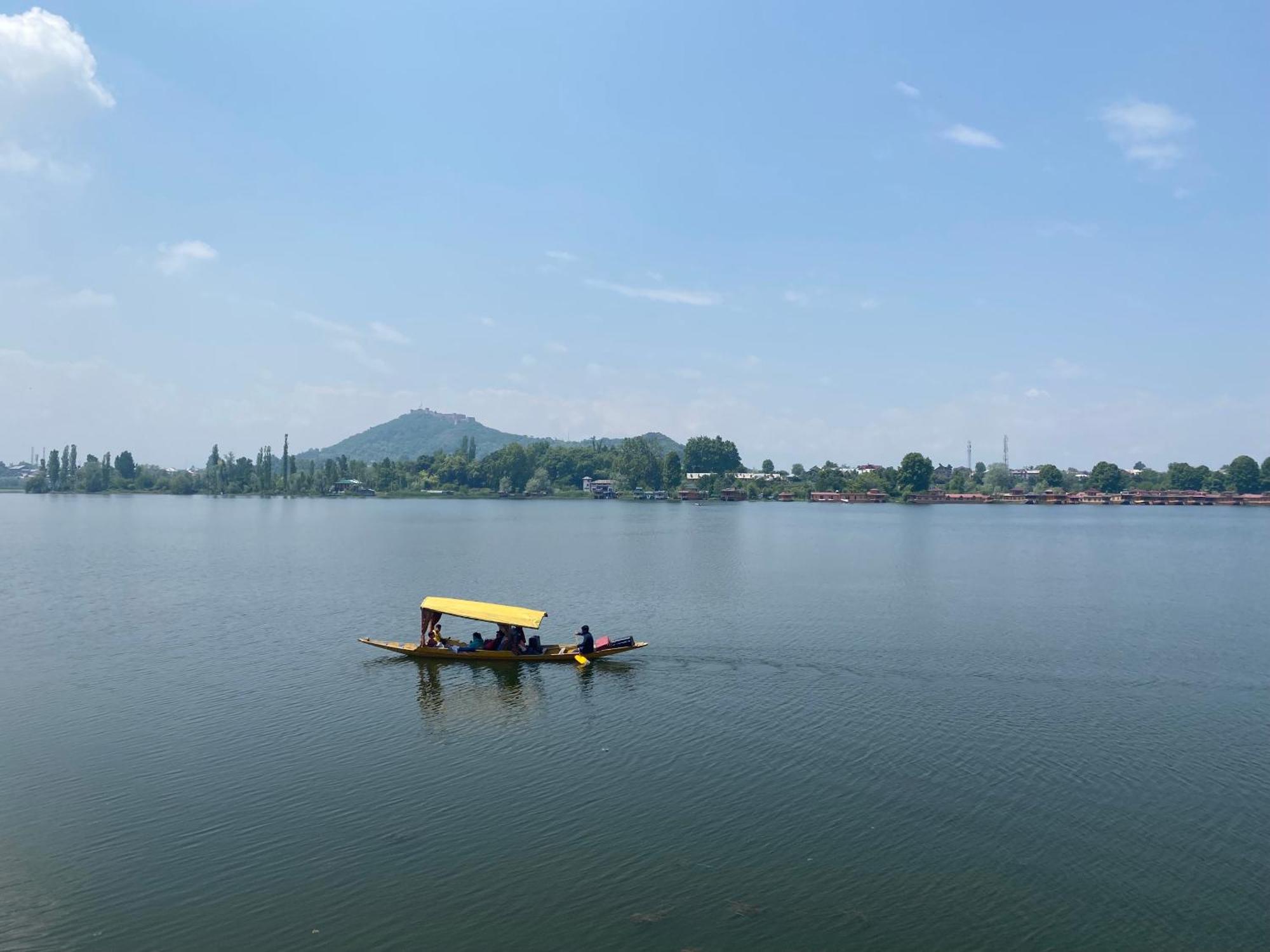 Houseboat Lily Of Nageen Srīnagar Zewnętrze zdjęcie