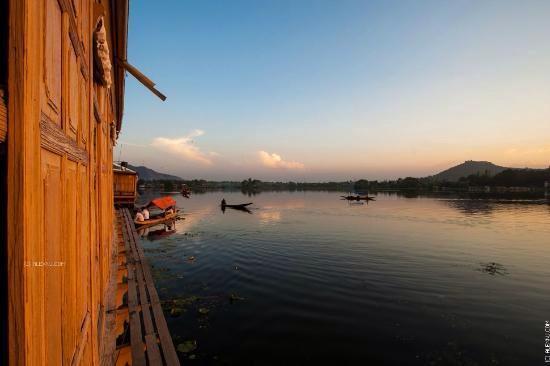 Houseboat Lily Of Nageen Srīnagar Zewnętrze zdjęcie