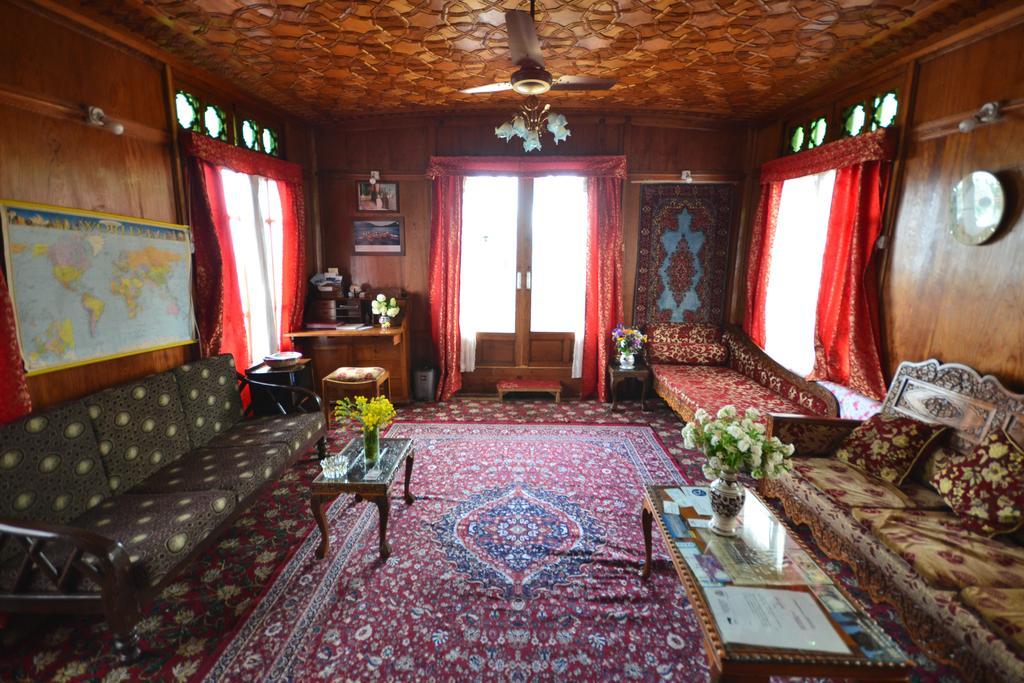 Houseboat Lily Of Nageen Srīnagar Zewnętrze zdjęcie