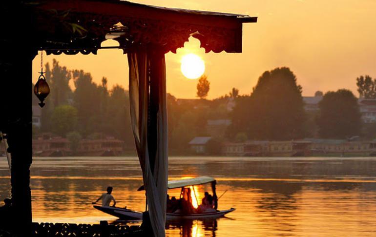Houseboat Lily Of Nageen Srīnagar Zewnętrze zdjęcie